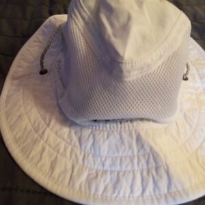 Columbia White Sun Hat